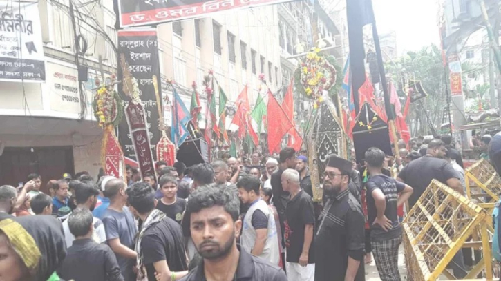 পবিত্র আশুরা উপলক্ষ্যে রাজধানীতে তাজিয়া মিছিল শুরু পবিত্র আশুরা উপলক্ষ্যে রাজধানীতে তাজিয়া মিছিল শুরু
