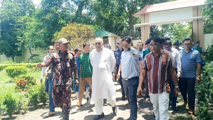 আজ বেগম রোকেয়া বিশ্ববিদ্যালয় পরিদর্শনে করলেন স্বরাষ্ট্রমন্ত্রী আজ বেগম রোকেয়া বিশ্ববিদ্যালয় পরিদর্শনে করলেন স্বরাষ্ট্রমন্ত্রী
