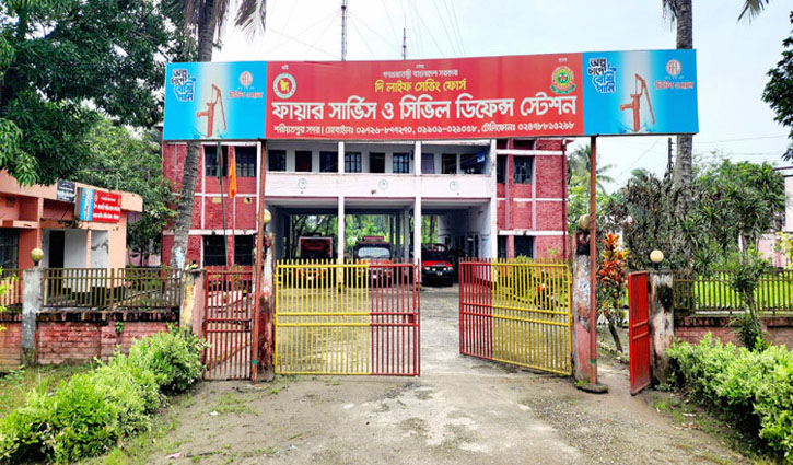 ধার করা ডুবুরিতে চলে শরীয়তপুরের ফায়ার সার্ভিস