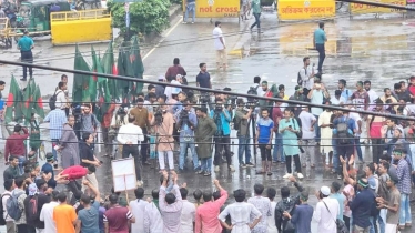 জুলাই সনদ’ বাস্তবায়নের দাবিতে শাহবাগ অবরোধ, পুলিশের হস্তক্ষেপে সমাপ্তি