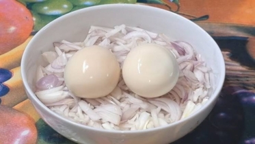 আচমকা বেড়েছে পেঁয়াজ ও ডিমের দাম।