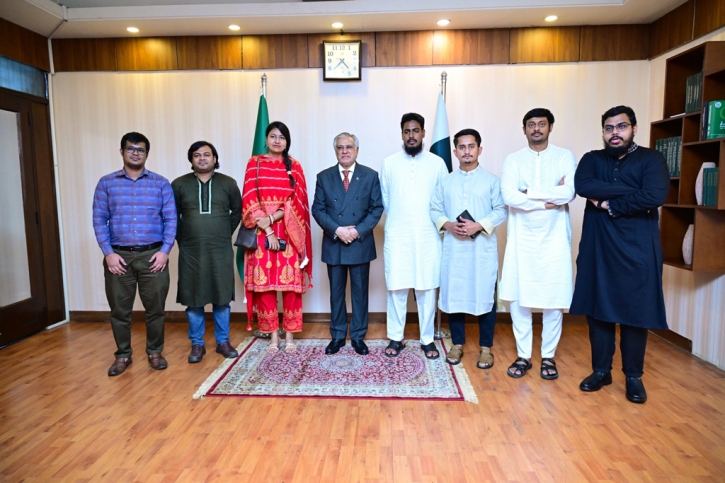 বিএনপি, জামায়াত ও এনসিপির সঙ্গে বৈঠক করলেন পাকিস্তানের পররাষ্ট্রমন্ত্রী