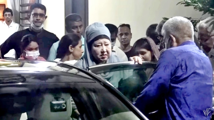 হাসপাতালে পৌঁছেছেন খালেদা জিয়া হাসপাতালে পৌঁছেছেন খালেদা জিয়া