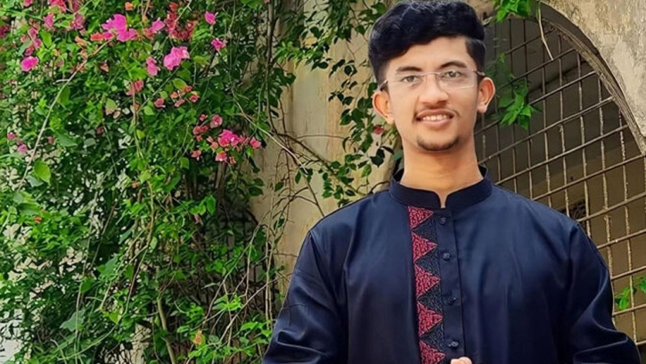 ৫ আগস্টের পর রিকশাচালকের ছেলে রিয়াদ ‘আলাদিনের চেরাগ’ পান ৫ আগস্টের পর রিকশাচালকের ছেলে রিয়াদ ‘আলাদিনের চেরাগ’ পান