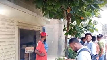 কসমো স্কুলের নিচতলায় লাগা আগুন নিয়ন্ত্রণে এসেছে।