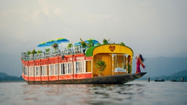 টাঙ্গুয়ার হাওরে নির্ভরতার নতুন ঠিকানা ‘মুন অব টাঙ্গুয়া’