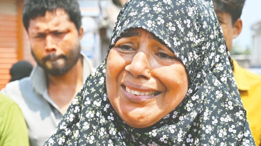 উত্তরায় স্কুলে যুদ্ধবিমান বিধ্বস্ত, শিশুরাই সবচেয়ে বড় শিকার