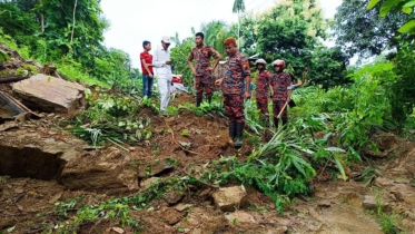 সাজেক-বাঘাইহাট সড়কে পাহাড় ধস, যানবাহন চলাচল বন্ধ
