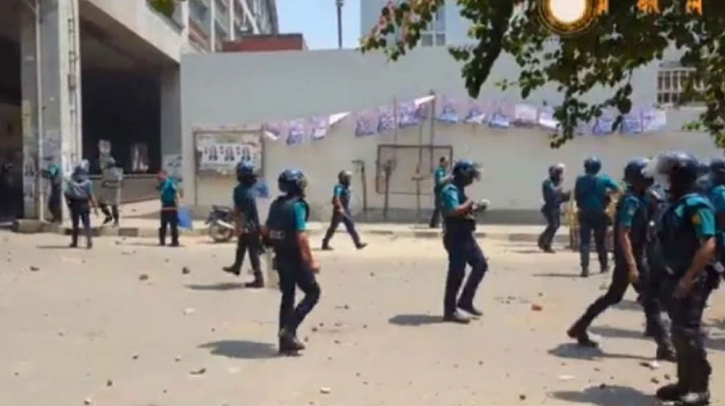 সচিবালয় এলাকায় শ্রমিক-পুলিশ সংঘর্ষ