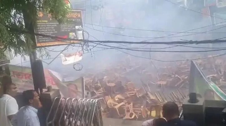 ককটেল বিস্ফোরণে জাতীয় পার্টির কর্মী সমাবেশ পণ্ড! ককটেল বিস্ফোরণে জাতীয় পার্টির কর্মী সমাবেশ পণ্ড!