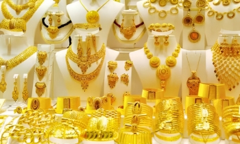 একলাফে সোনার দাম কমলো সাড়ে ১০ হাজার টাকা একলাফে সোনার দাম কমলো সাড়ে ১০ হাজার টাকা