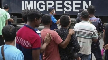 মালয়েশিয়ায় ৮২ প্রবাসীর আত্মসমর্পণ, ১৯ বাংলাদেশি মালয়েশিয়ায় ৮২ প্রবাসীর আত্মসমর্পণ, ১৯ বাংলাদেশি