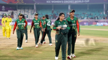 বাংলাদেশকে ১০ উইকেটে হারিয়ে সেমিফাইনালে অস্ট্রেলিয়া
