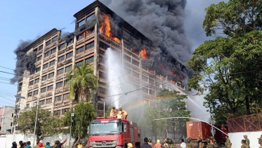 চট্টগ্রাম ইপিজেডে কারখানায় আগুন চট্টগ্রাম ইপিজেডে কারখানায় আগুন