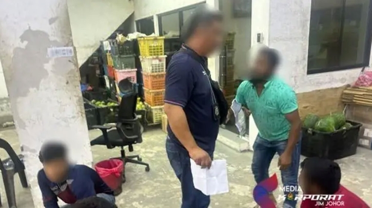 মালয়েশিয়ার জোহর রাজ্যে বাংলাদেশিসহ আটক ৩২ প্রবাসী মালয়েশিয়ার জোহর রাজ্যে বাংলাদেশিসহ আটক ৩২ প্রবাসী