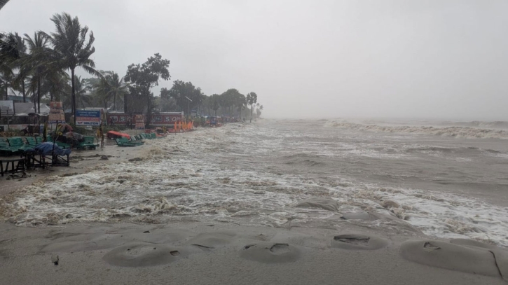 পটুয়াখালীতে টানা বর্ষণে জনজীবন বিপর্যস্ত, নিম্নাঞ্চলে জলাবদ্ধতা