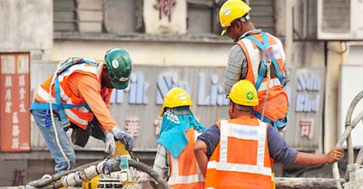 মালয়েশিয়া যেতে না পারা কর্মীদের নিয়ে শঙ্কা, বাড়ছে খরচ