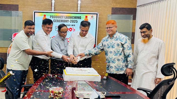 ২০ টাকায় ‘গুরু’ কার্বোনেটেড বেভারেজ ২০ টাকায় ‘গুরু’ কার্বোনেটেড বেভারেজ