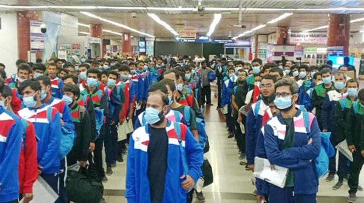 লিবিয়া থেকে ফিরলেন আরো ১৭৬ বাংলাদেশি
