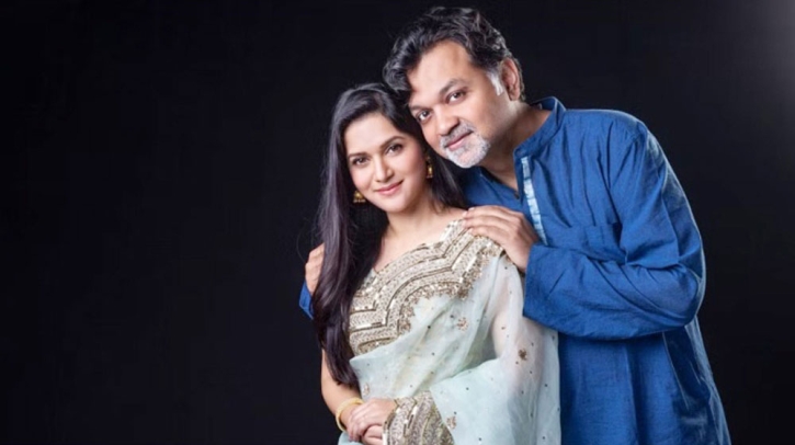 সপ্তমীতে এক ফ্রেমে সৃজিত-সুস্মিতা, নতুন করে গুঞ্জন